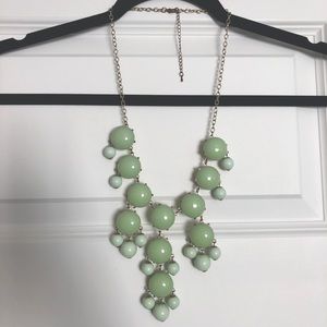 Statement necklace (jade color)